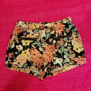 Floral short